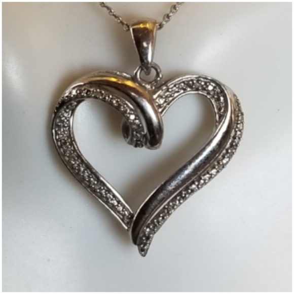 Jewelry - Genuine Diamond Heart Necklace 18"